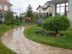 Дорожка из гранитной брусчатки 3